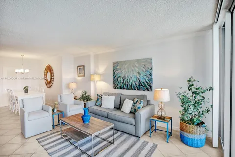 2501 S Ocean Dr, Hollywood FL 33019