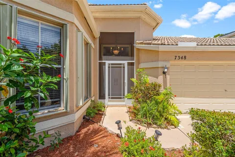 7348 Copperfield Cir, Lake Worth FL 33467