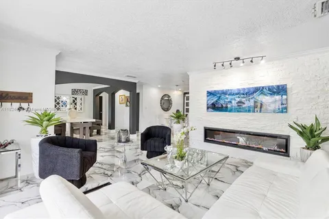 12121 SW 107th St, Miami FL 33186