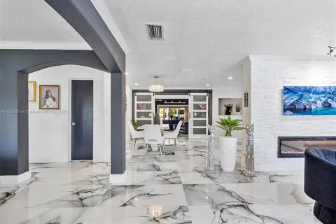 12121 SW 107th St, Miami FL 33186