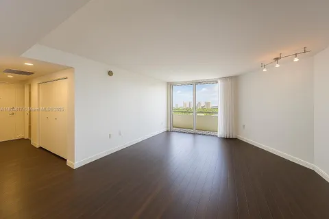 19501 W Country Club Dr # 2001, Aventura FL 33180