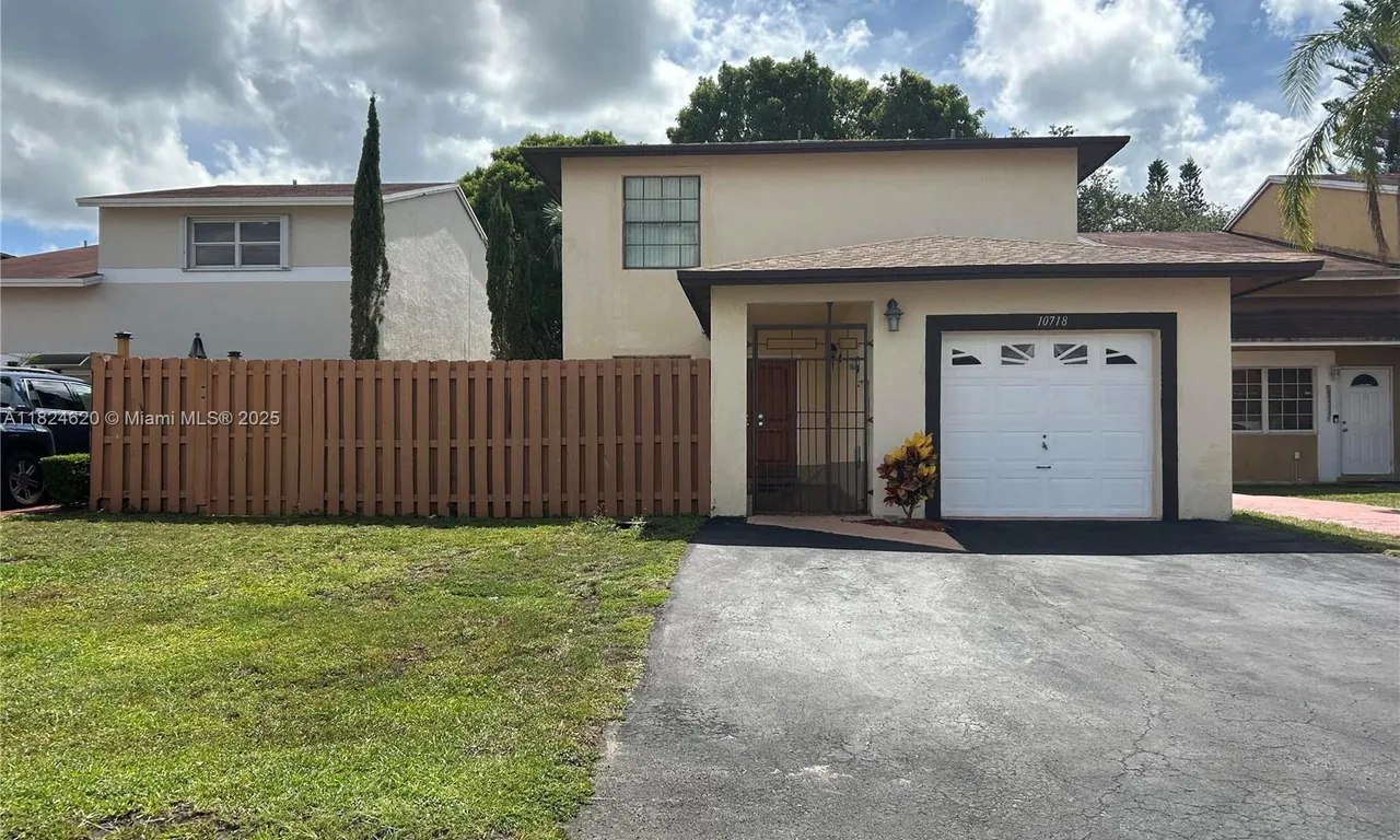 10718 SW 148th Ct, Miami FL 33196