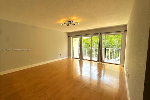 7701 N Kendall Dr # 327B, Miami FL 33156
