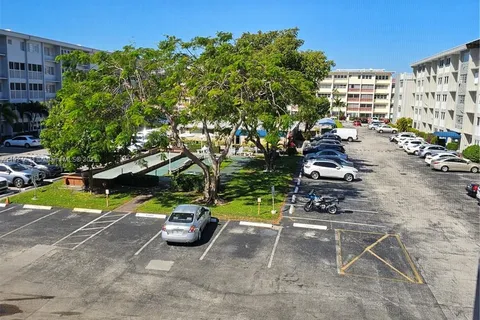 410 SE 2nd St # 318, Hallandale Beach FL 33009