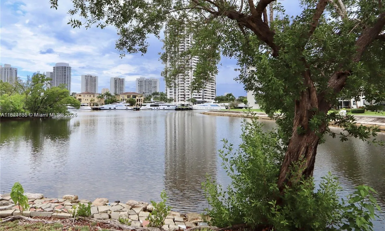 2930 Point East Dr # E309, Aventura FL 33160