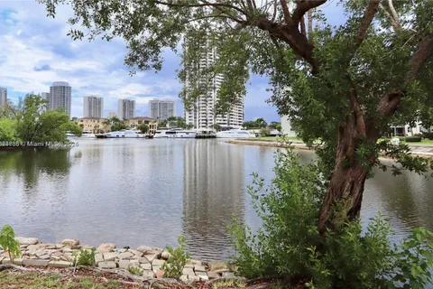 2930 Point East Dr # E309, Aventura FL 33160