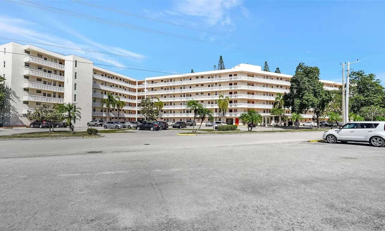 2905 Point East Dr # L506, Aventura FL 33160