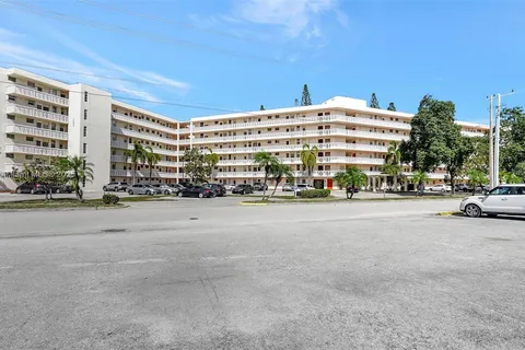 2905 Point East Dr # L506, Aventura FL 33160