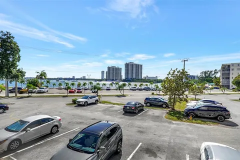 2905 Point East Dr # L506, Aventura FL 33160