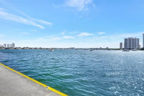 2905 Point East Dr # L506, Aventura FL 33160