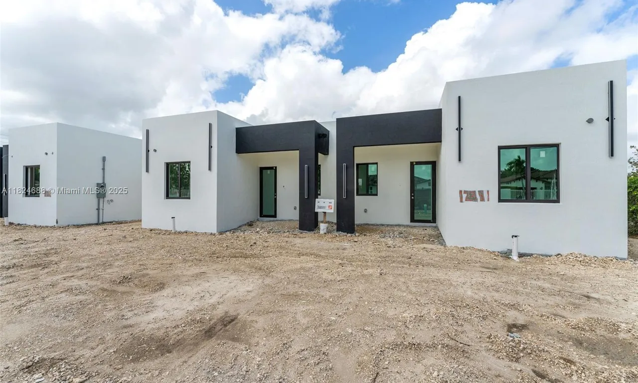 12389 SW 220 ST, Miami FL 33170