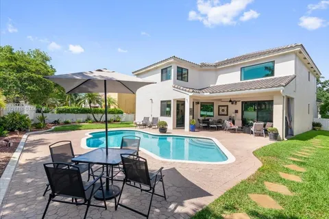 1273 SW 161st Ave, Pembroke Pines FL 33027