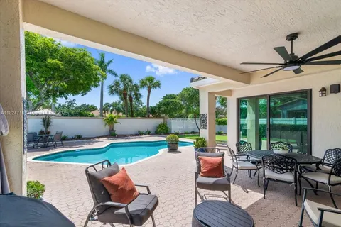 1273 SW 161st Ave, Pembroke Pines FL 33027