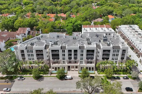 718 Valencia Ave # 204, Coral Gables FL 33134