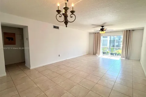2200 Diana Dr # 216, Hallandale Beach FL 33009