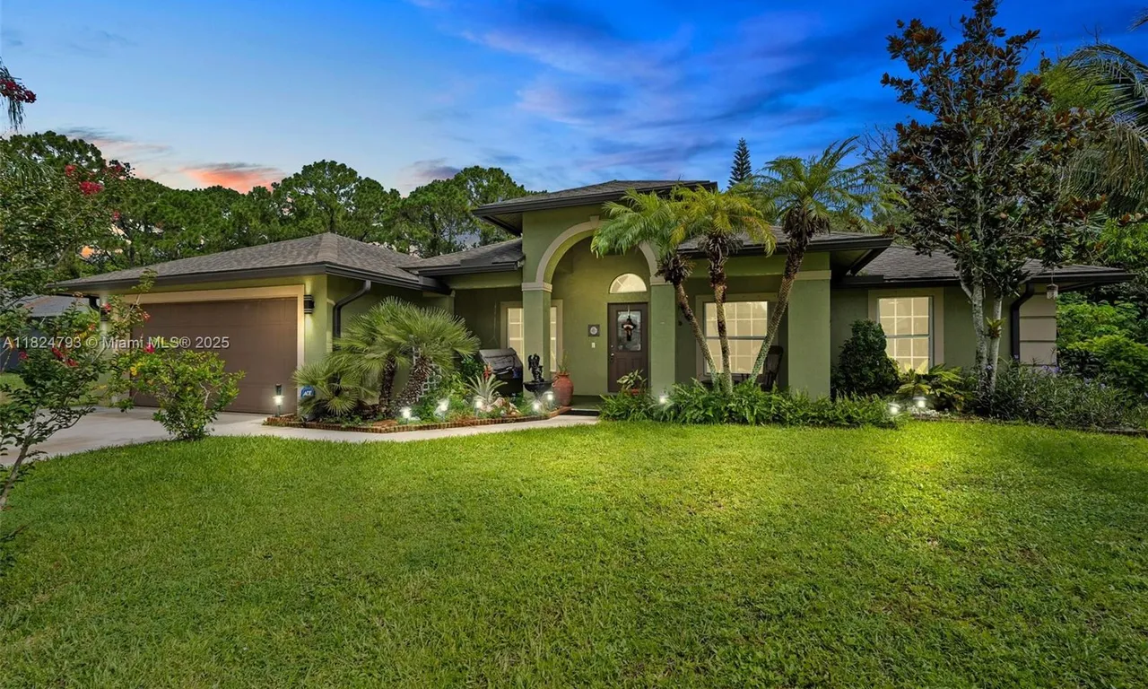 1025 SW Placetas Ave, Port St. Lucie FL 34953