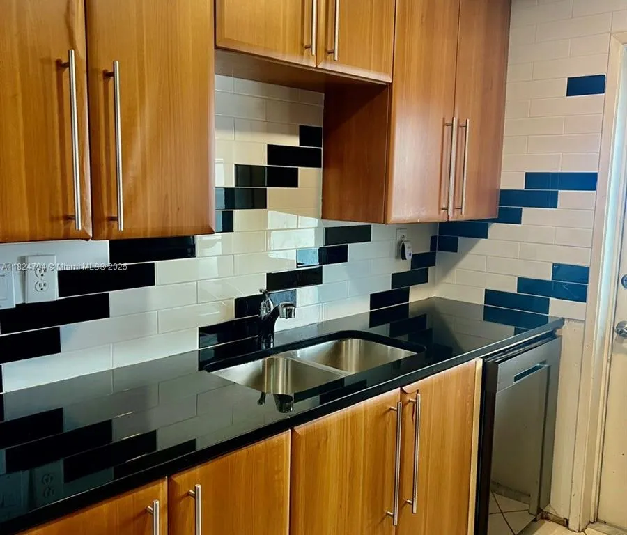 930 SE 9th Ave # 11, Pompano Beach FL 33060