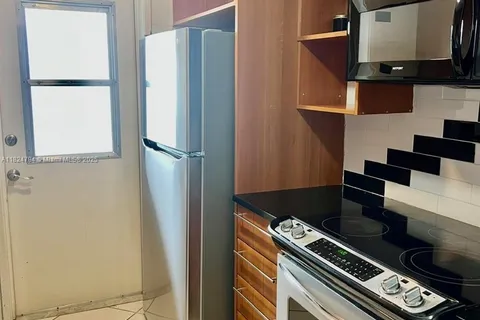930 SE 9th Ave # 11, Pompano Beach FL 33060