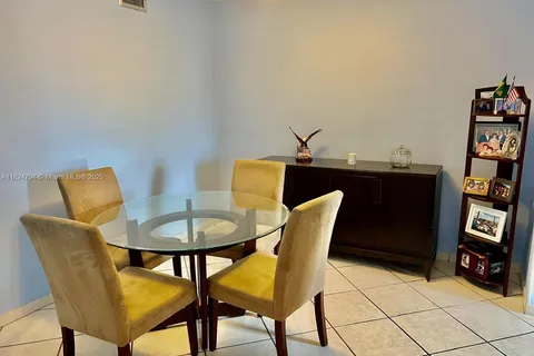 930 SE 9th Ave # 11, Pompano Beach FL 33060