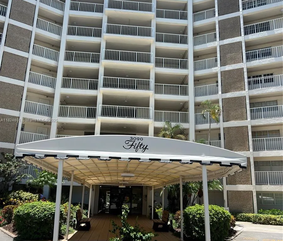 3090 N Course Dr # 311, Pompano Beach FL 33069