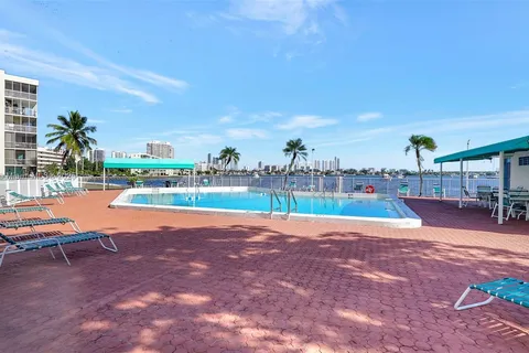 2905 Point East Dr # L208, Aventura FL 33160