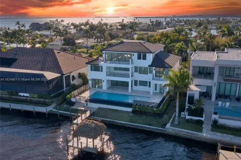 5735 Riverside Dr, Cape Coral FL 33904