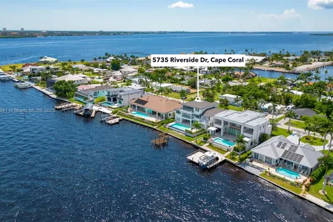 5735 Riverside Dr, Cape Coral FL 33904