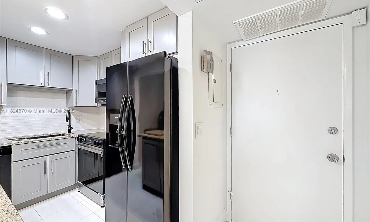 101 E Mcnab Rd # 311, Pompano Beach FL 33060