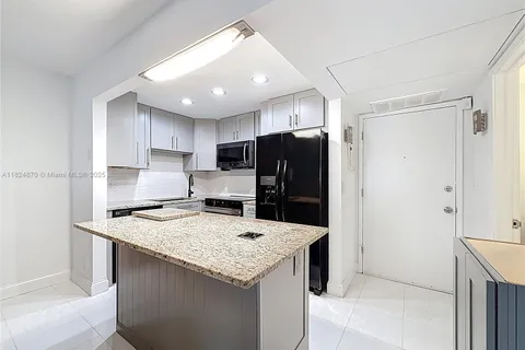 101 E Mcnab Rd # 311, Pompano Beach FL 33060