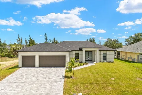 225 NE 8th Terr, Cape Coral FL 33909