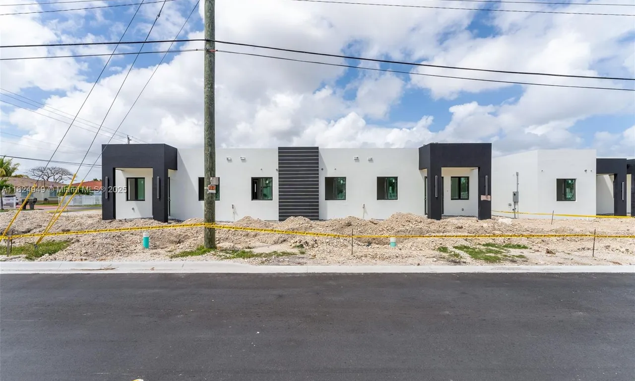 12393 SW 220th St, Miami FL 33170