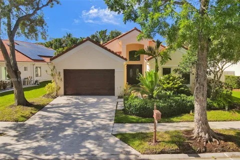 204 Cameron Dr, Weston FL 33326