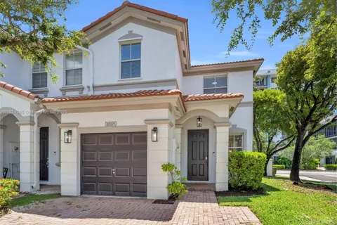 8081 NW 107th Ct, Doral FL 33178