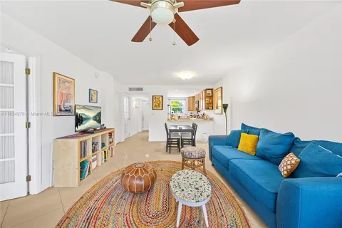 114 Royal Park Dr # 2B, Oakland Park FL 33309