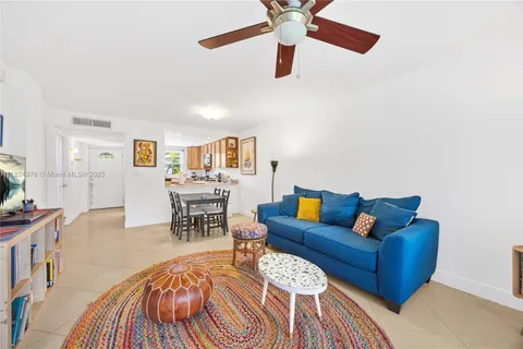 114 Royal Park Dr # 2B, Oakland Park FL 33309