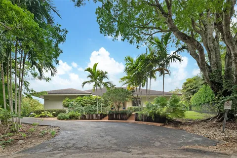 8290 La Rampa St, Coral Gables FL 33143
