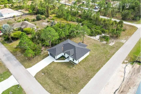 2911 37th St W, Lehigh Acres FL 33971