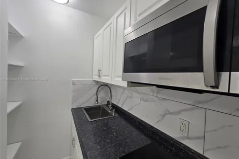 1230 NW 70 st # 1230, Miami FL 33147