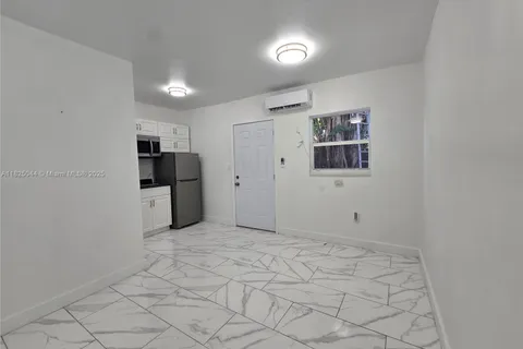 1230 NW 70 st # 1230, Miami FL 33147