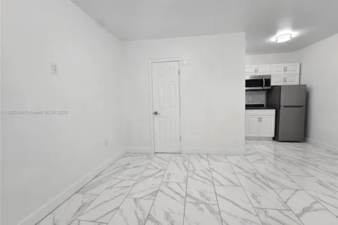 1230 NW 70 st # 1230, Miami FL 33147
