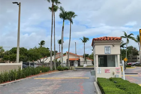 6135 NW 186th St # 201, Hialeah FL 33015