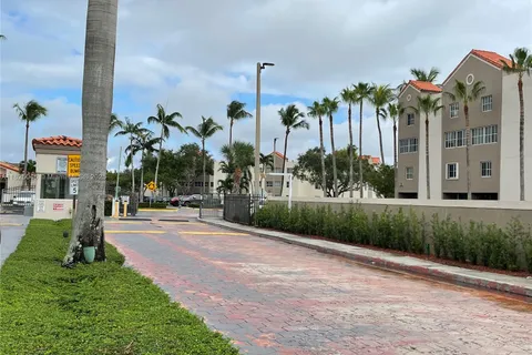 6135 NW 186th St # 201, Hialeah FL 33015