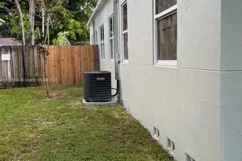 1930-1928 Adams St, Hollywood FL 33020