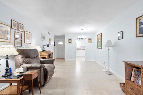 1200 Tallwood Ave # 109, Hollywood FL 33021