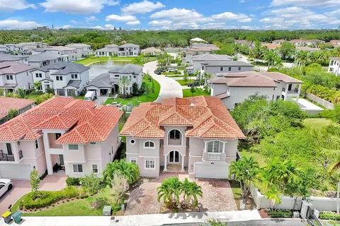3521 Forest View Cir, Dania Beach FL 33312
