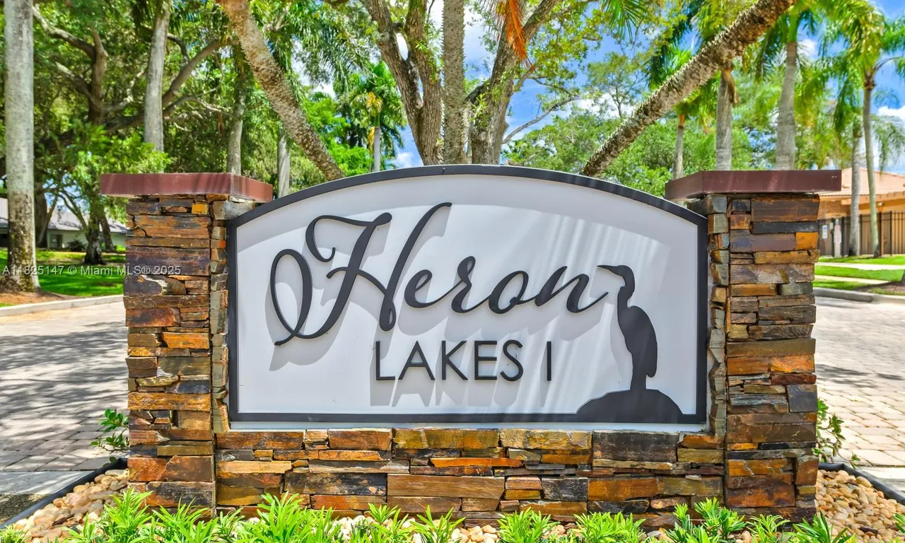 2202 Charleston, Weston FL 33326
