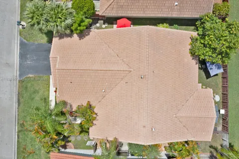 2202 Charleston, Weston FL 33326