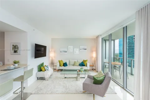 1300 Brickell Bay Dr # 2900, Miami FL 33131
