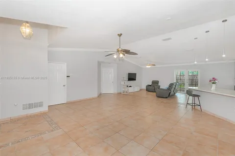 16859 Crestview Ln, Weston FL 33326