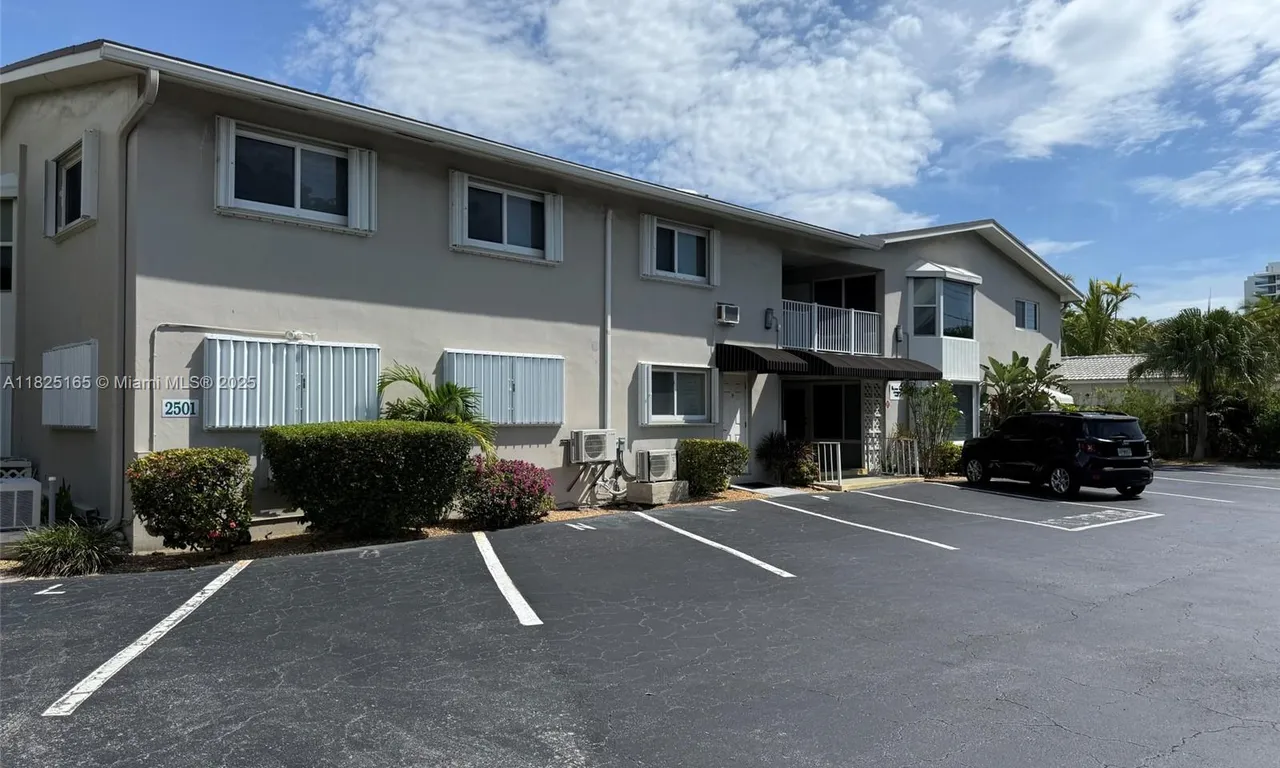 2501 N Ocean Blvd # 19, Pompano Beach FL 33062